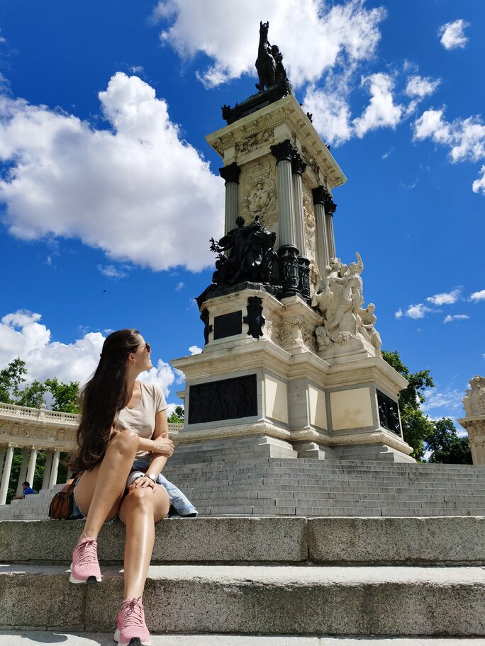 Retiro Park Madrid statue